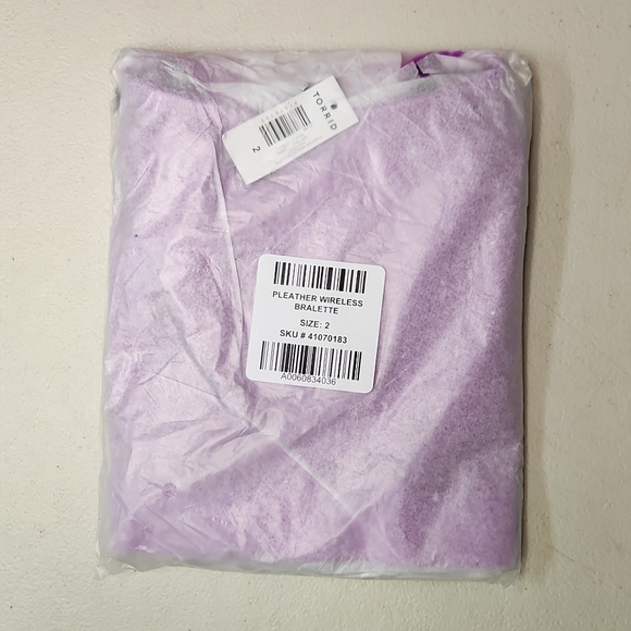 ❤️NWT VINTAGE TORRID BRA - FAUX VEGAN LEATHER / PLEATHER WIRELESS BRALETTE PLUS - Picture 6 of 14